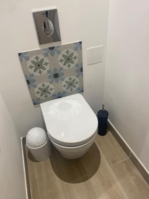 Appartement Familial, 2 Chambres, En Rdc Sur Cour Saint Florentin Bagian luar foto