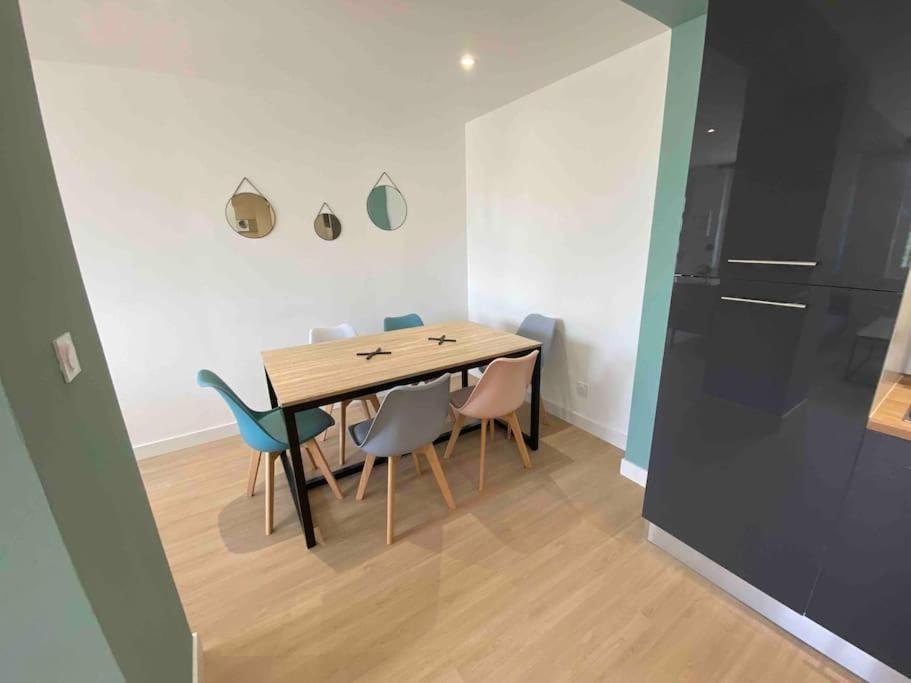 Appartement Familial, 2 Chambres, En Rdc Sur Cour Saint Florentin Bagian luar foto